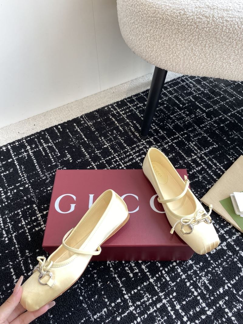 Gucci Flat Shoes